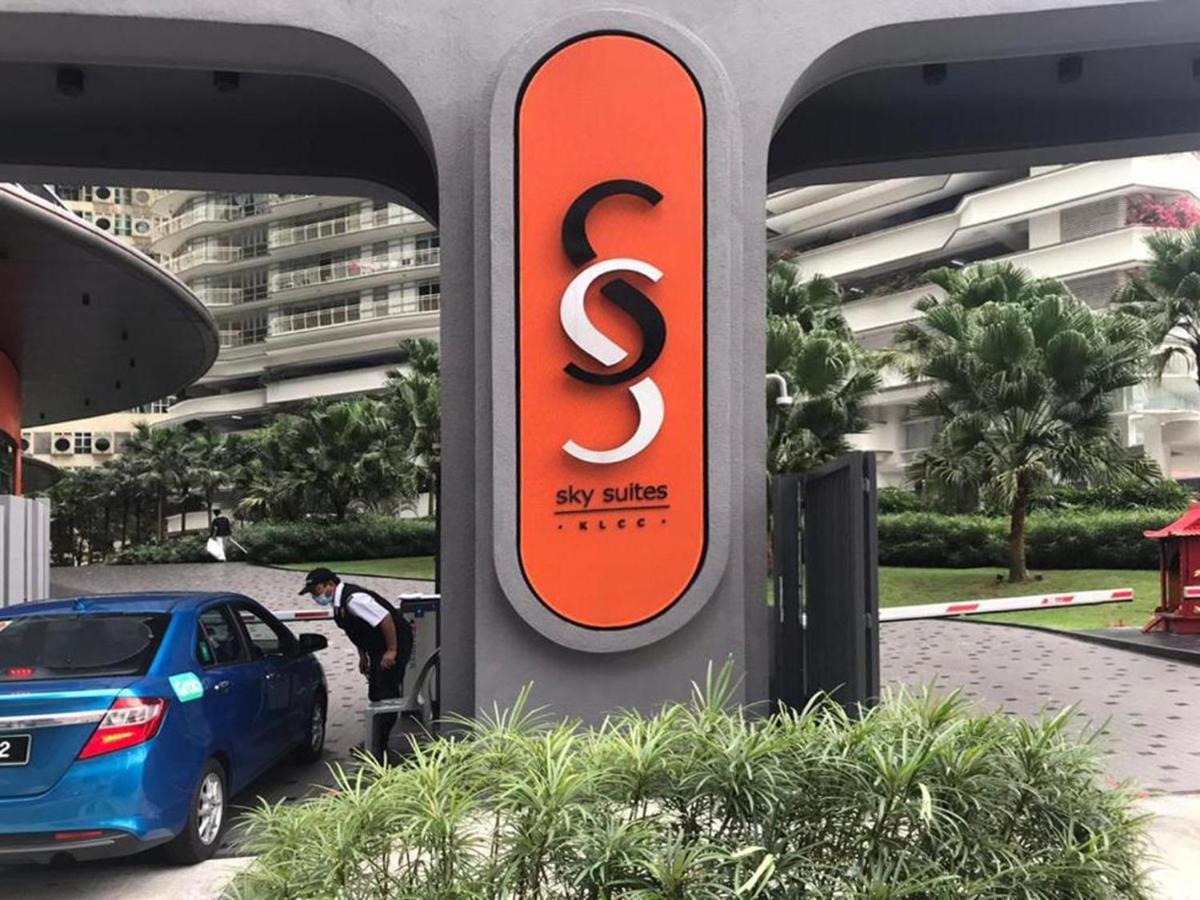 Sky Suites Klcc By Luna กัวลาลัมเปอร์ ภายนอก รูปภาพ