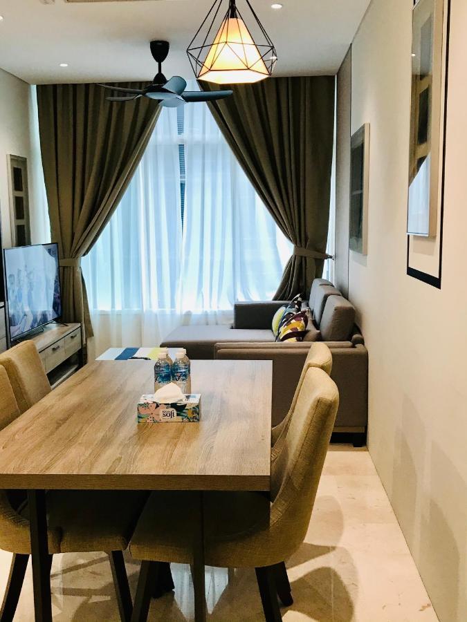 Sky Suites Klcc By Luna กัวลาลัมเปอร์ ภายนอก รูปภาพ